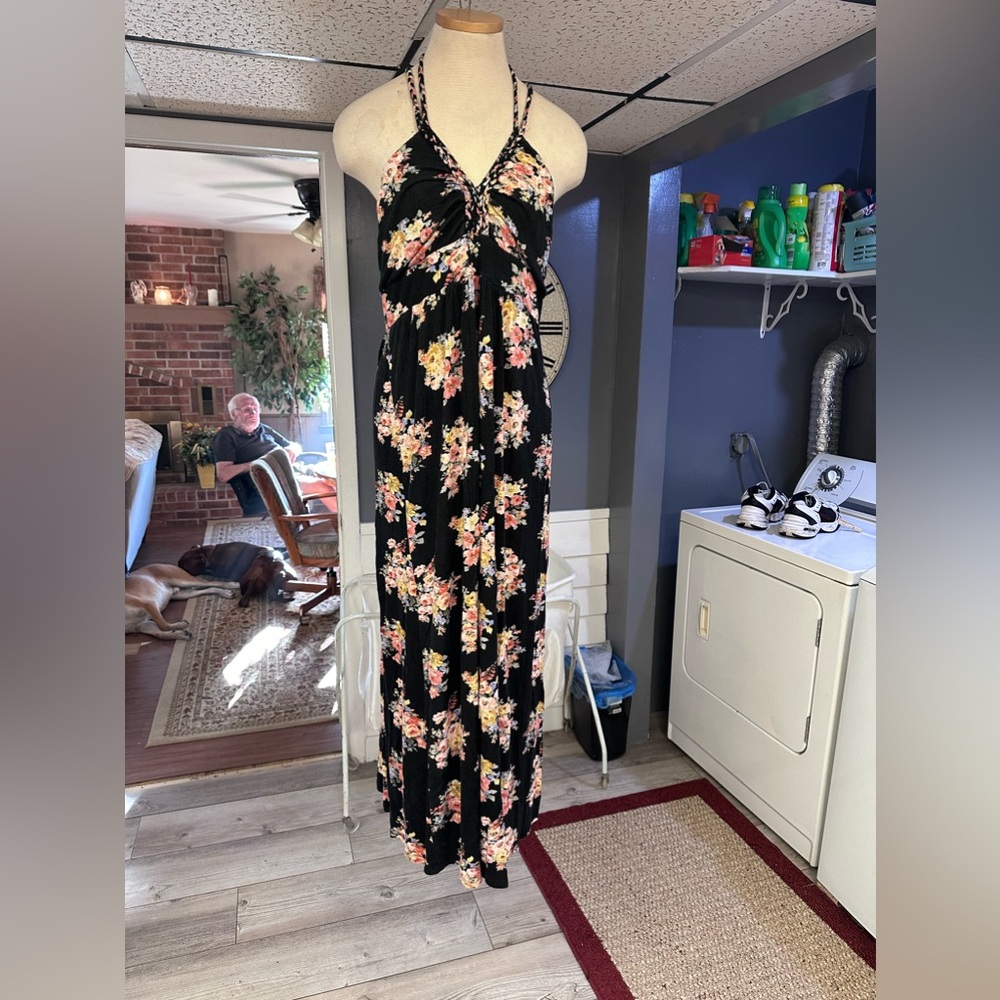 Forever 21 summer strappy back size 0X black floral maxi dress